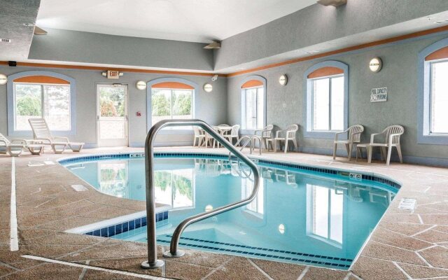 Comfort Suites Southgate-Detroit