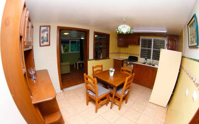 Apartamentos Hostal Cayuco Boramar