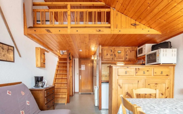 Studio in Saint-sorlin Near Ski Slopes