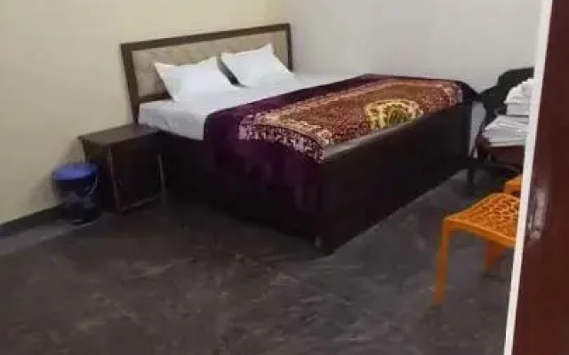 OYO 80588A Hotel Maharaja Palace 2