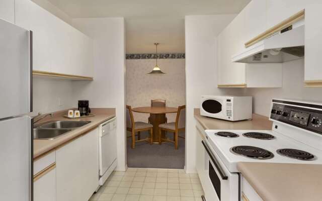 Super 8 by Wyndham West Kelowna BC