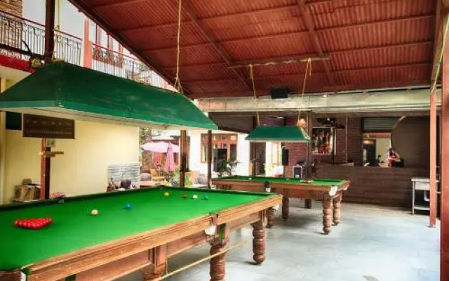 The Rainbow Inn & Cafe