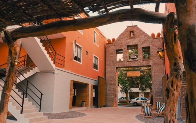 Viajero Huacachina Hostel