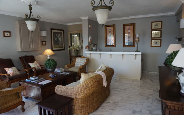 Faros Suites - Adults Only