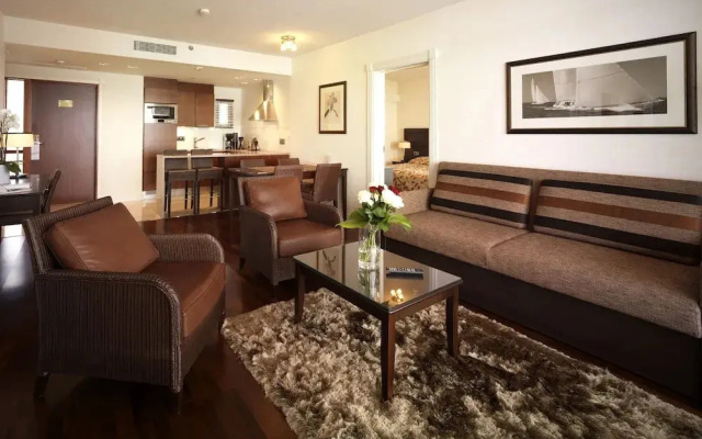 Sunborn Yacht Hotel