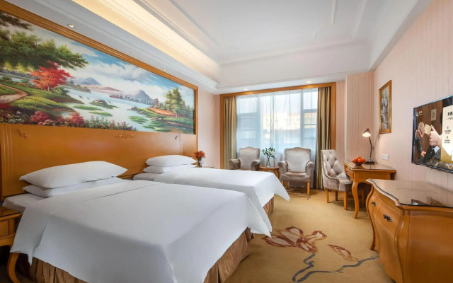 Vienna International Hotel (Shenzhen Airport Hangcheng)