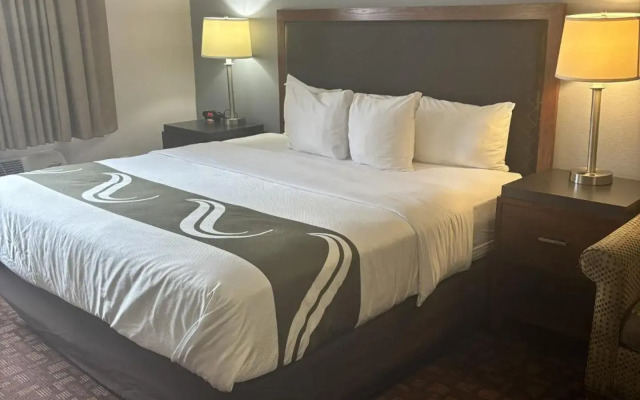 Quality Inn & Suites Lakewood - Denver Southwest