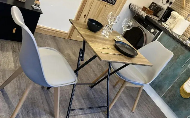 Industrial Studio Near Headingley Stadium