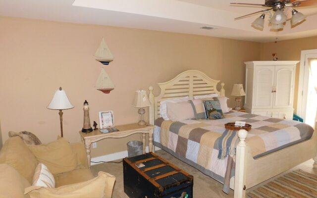 Equinox Inn at Canyon Lake