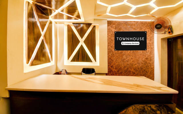 Super OYO Townhouse Varanasi Railway Junction