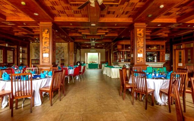 Blue River Hotel