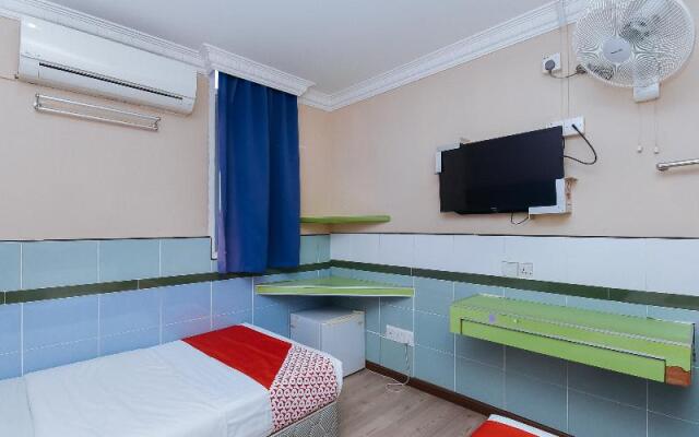 Cosy Inn by OYO Rooms