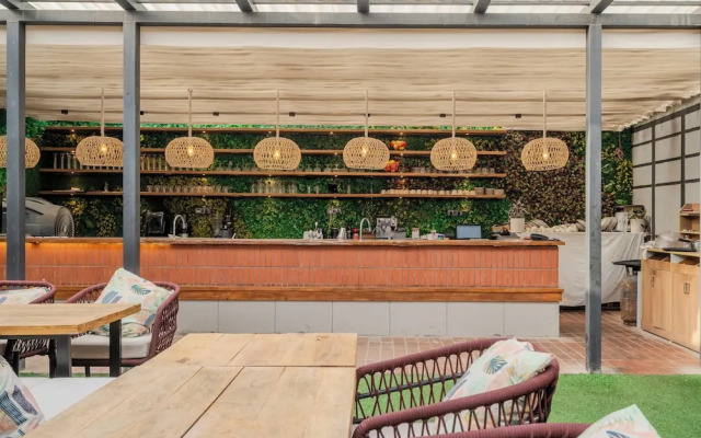 Stay Studio Hotel & Residences