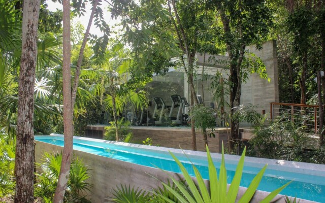 Condo Beach club Yoga Pools by Olahola
