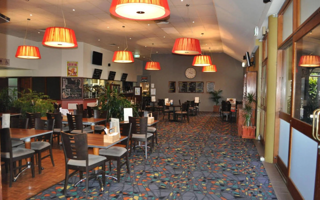 Sundowner Hotel Motel
