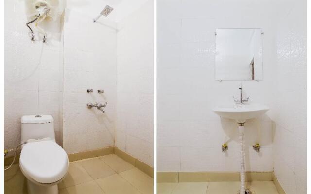 OYO 80978 Silver Stone