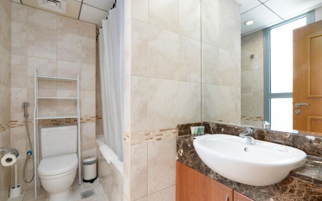 GLOBALSTAY. Marina Residences. Pool, Gym