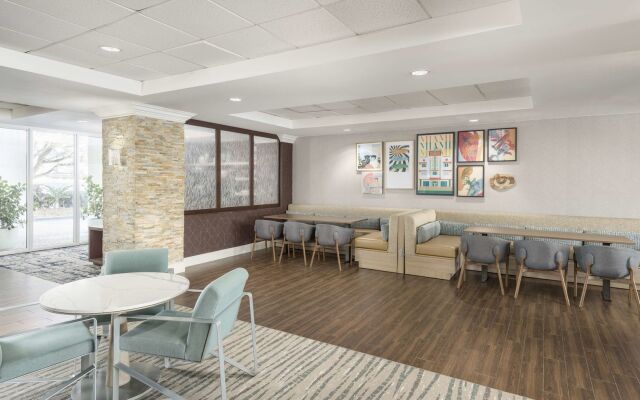 Homewood Suites by Hilton Miami-Airport/Blue Lagoon