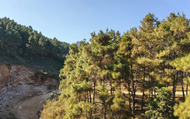 XTSY Travellers Hostel