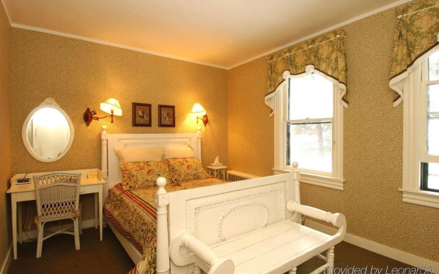Wawona Hotel