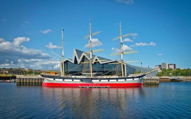 The Perfect City Break, Glasgow Harbour