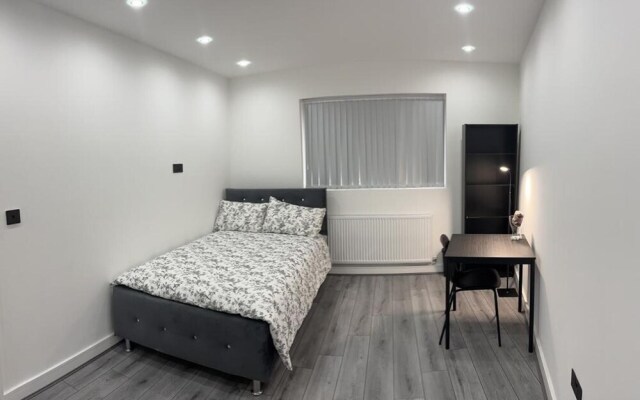 Stunning 4-bed House in Birmingham