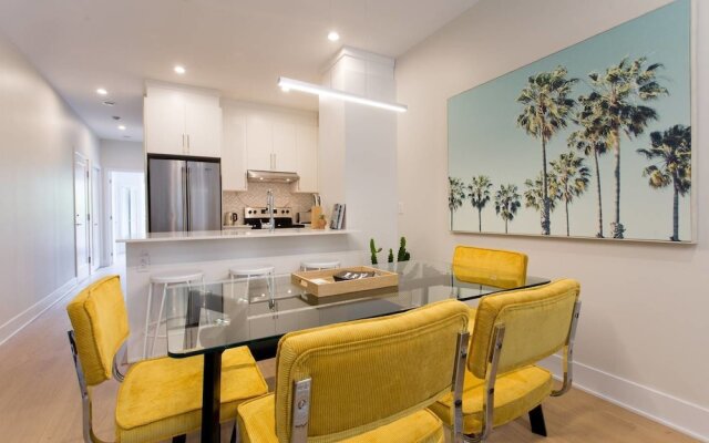 Perfect 2 Bdr, 2 Bath Landing for the Family