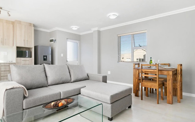 Stunning, Luxurious Apartment close to the beach