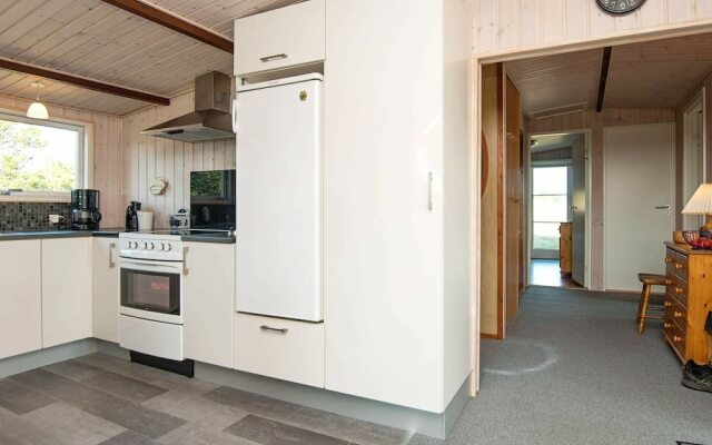 Tranquil Beach Cottage in Rindby-by Traum