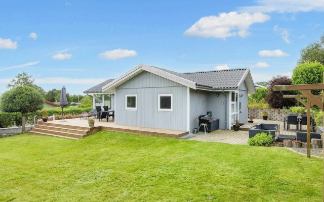 6 Person Holiday Home in Hejls