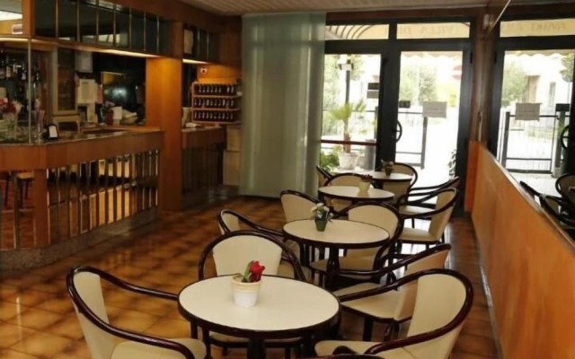Hotel Villa Dina