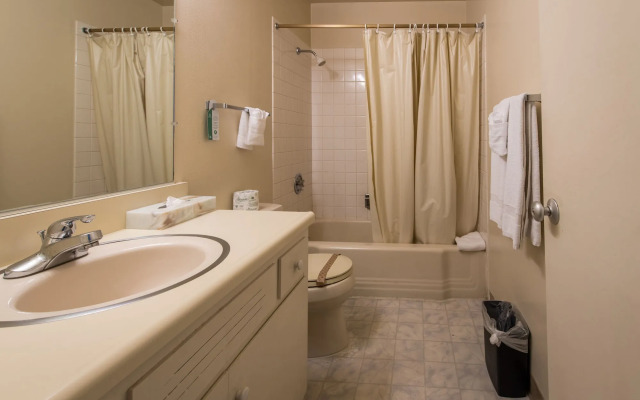 Coral Reef Inn & Suites