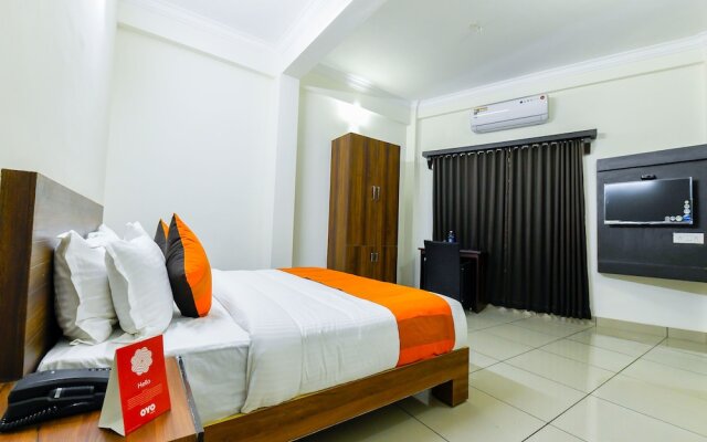 OYO 11069 Hotel Hisham Suits