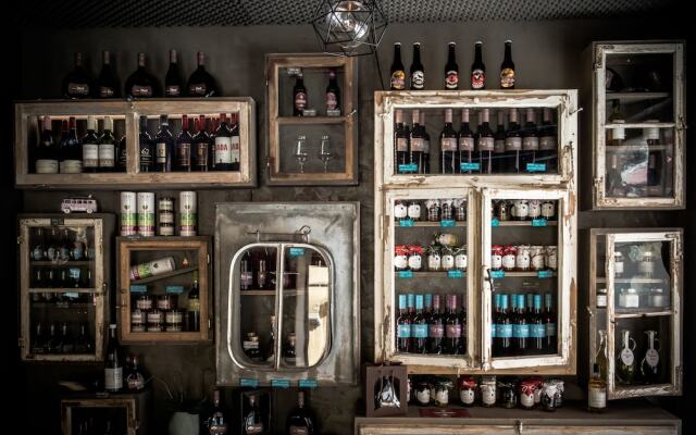 Weinbar und Hotel FahrAway