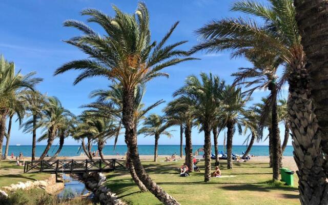 Exotico y bohemio apartamento frente al mar. Increible!!