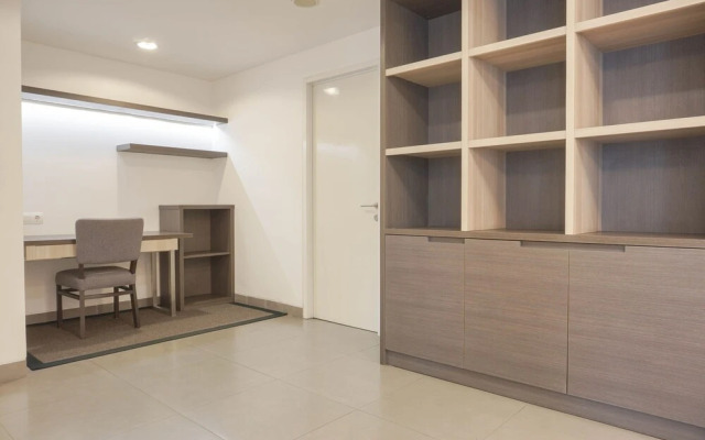 Cozy And Spacious 2Br Apartment At Simprug Park Residences