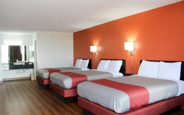 Motel 6 Cleveland, TN