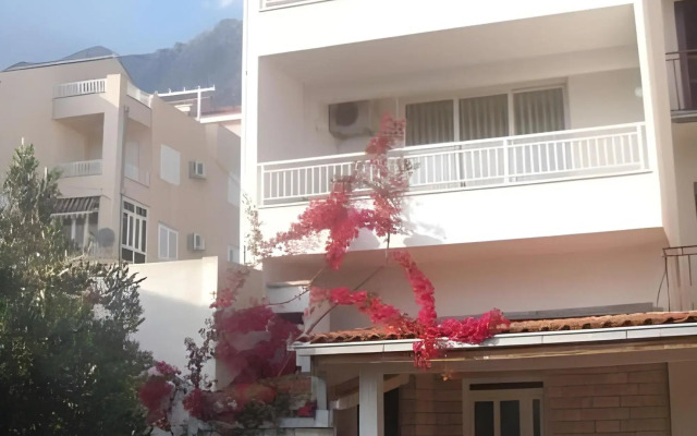Apartments Mila Makarska