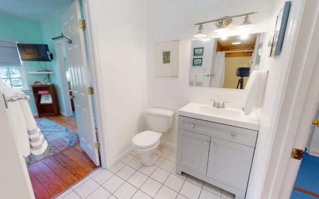 712 2nd Avenue - Upper