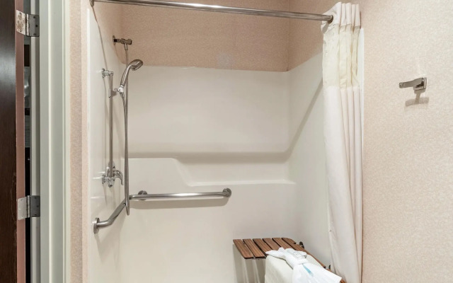 Clarion Hotel Portland Airport