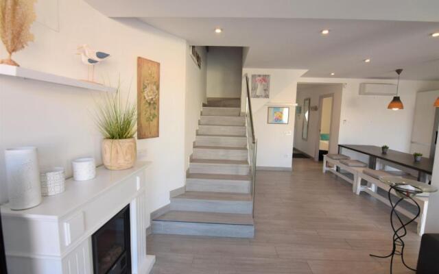 392- casa al canal con amarre y jacuzzi