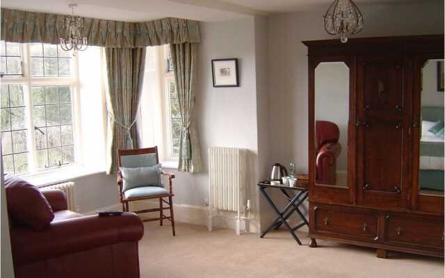 Edgcott House
