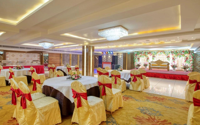 Om Clarks Inn Raebareli