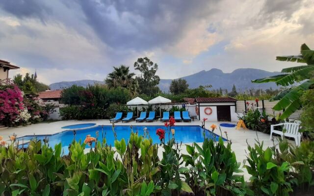 Beautiful 4-bed Villa Private Pools