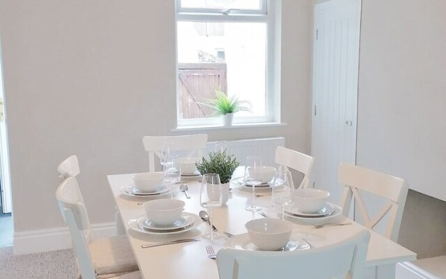 Sunset House - Whitby Townhouse Near the sea Sleeps 8