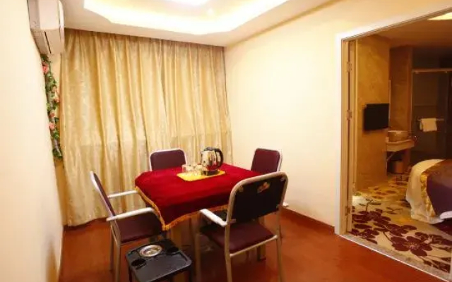 Light Stay·Noli Theme Hotel (Shanghai Fengxian Nanqiao Branch)