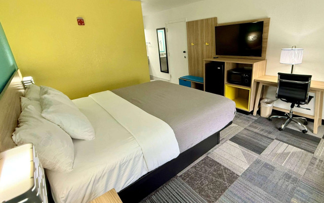 Days Inn by Wyndham Eglin AFB