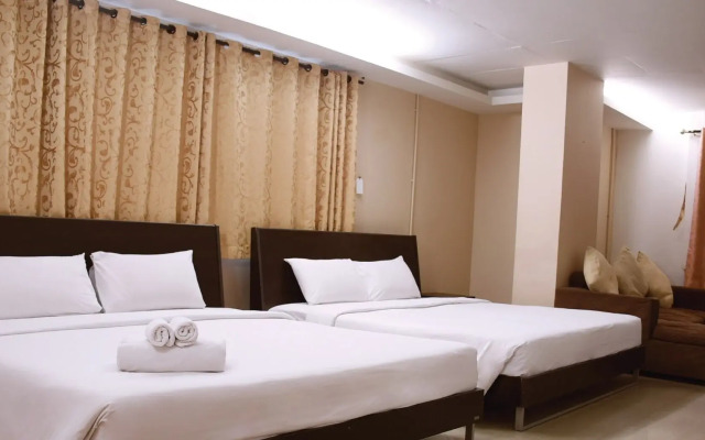 Centric Place Hotel