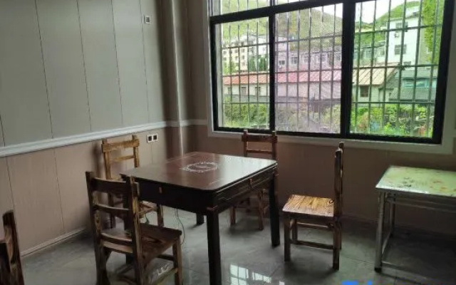Yifeng Hotel