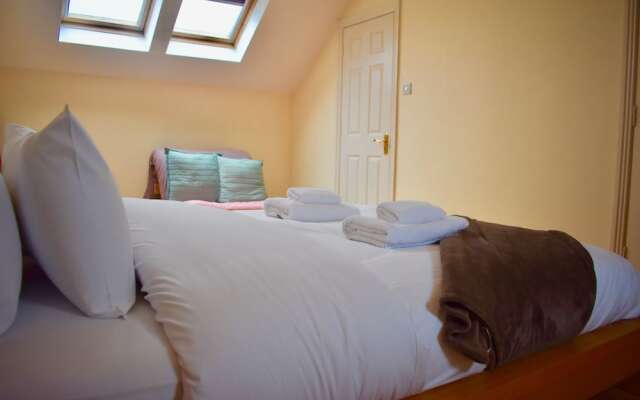 Cosy and Bright 3 Bedroom House in Central Dublin